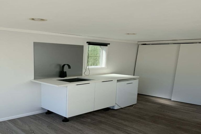 Photo of property in 28 Elliston Crescent, Stanmore Bay, Whangaparaoa, 0932
