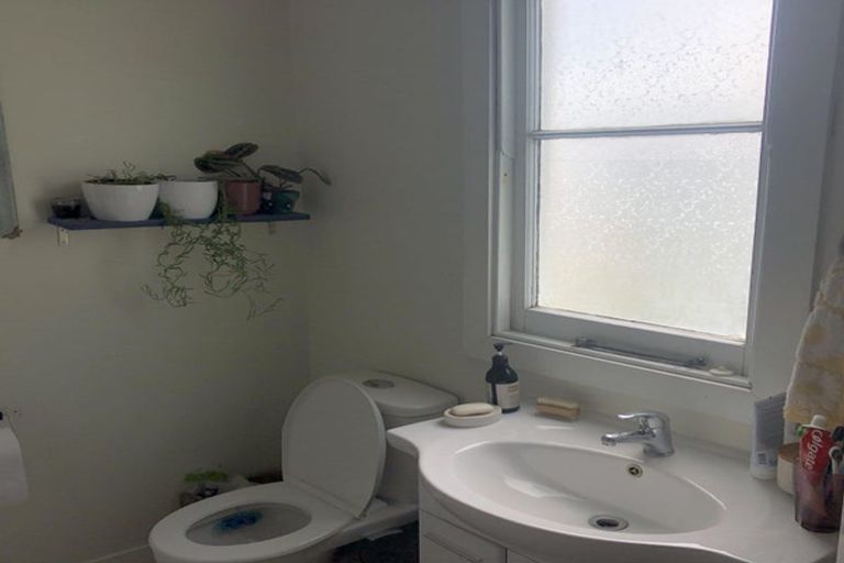 Photo of property in 135 Wallace Street, Mount Cook, Wellington, 6021