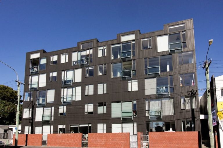 Photo of property in Nouvo Apartments, 5e/21 Rugby Street, Mount Cook, Wellington, 6021