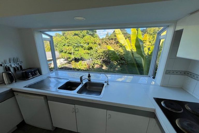 Photo of property in 15 Hague Place, Birkenhead, Auckland, 0626