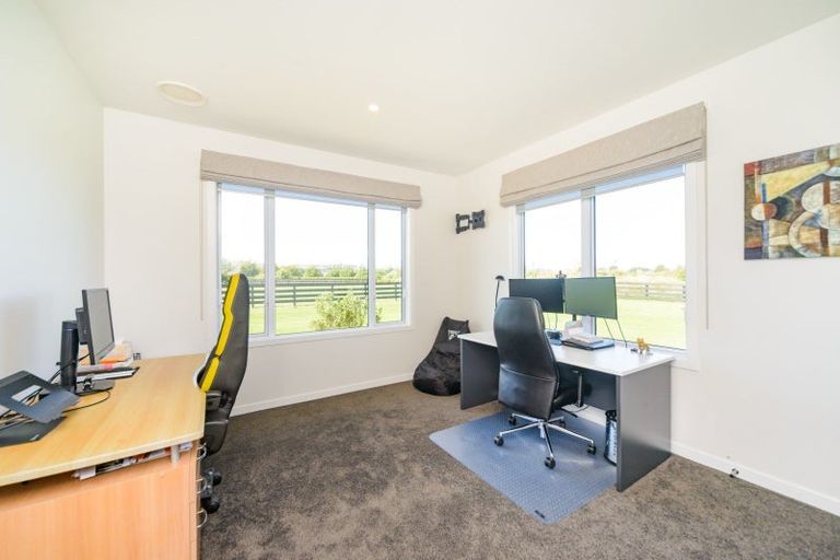 Photo of property in 33 Hartwell Drive, Kelvin Grove, Palmerston North, 4470