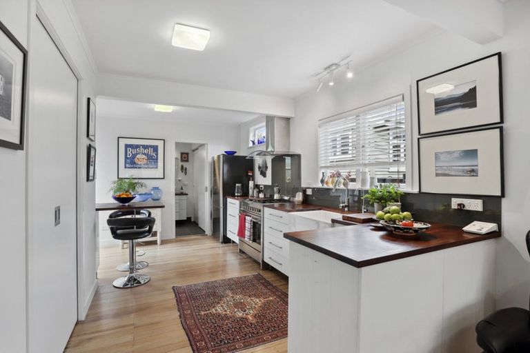 Photo of property in 1b Nicolas Avenue, Glen Eden, Auckland, 0602