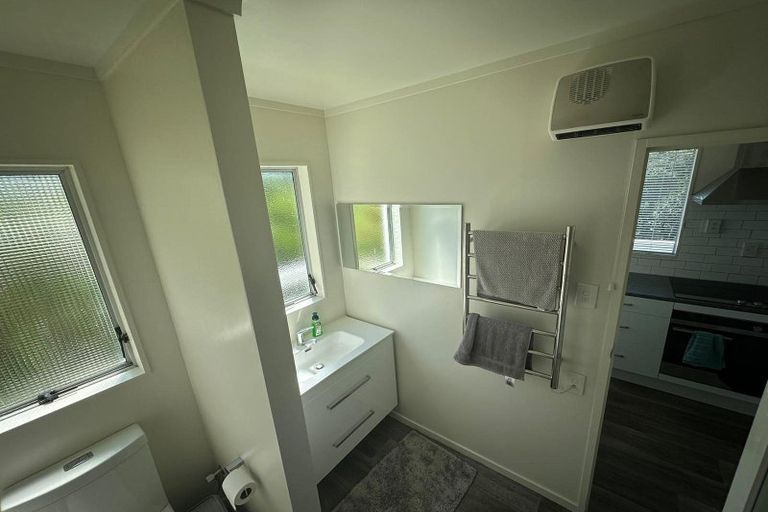 Photo of property in 29a Harbour View Road, Northland, Wellington, 6012