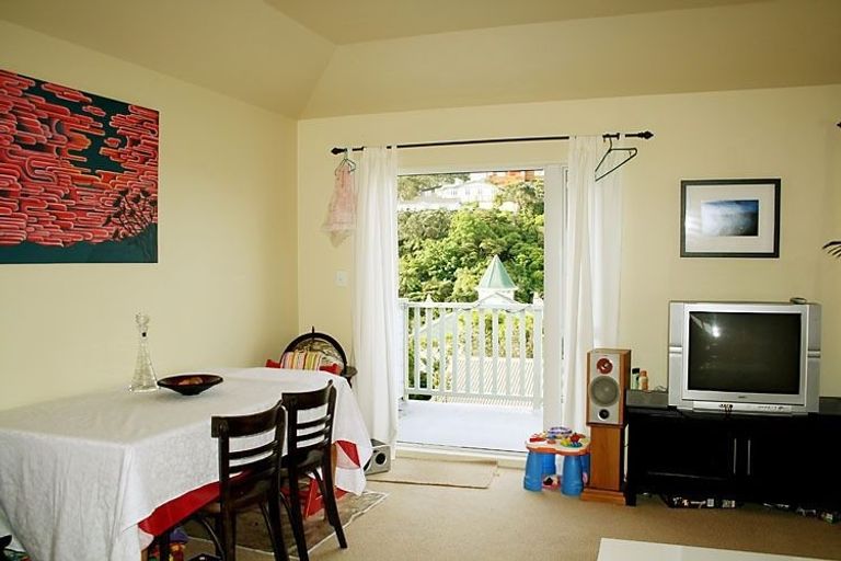 Photo of property in 25u5 Mana Street, Vogeltown, Wellington, 6021