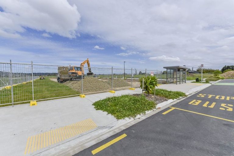 Photo of property in 21 Irving Place, Hobsonville, Auckland, 0616
