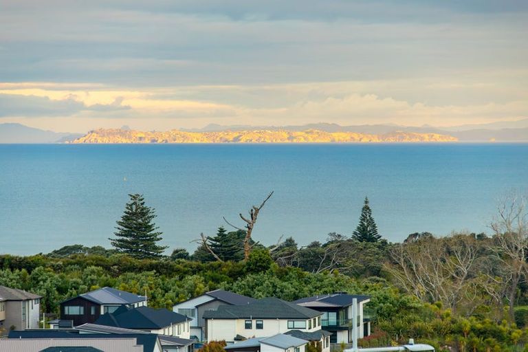 Photo of property in 17 Pakirikiri Street, Long Bay, 0630