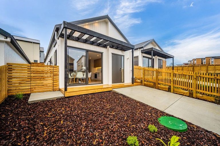 Photo of property in 7b Kotiu Place, Massey, 0614