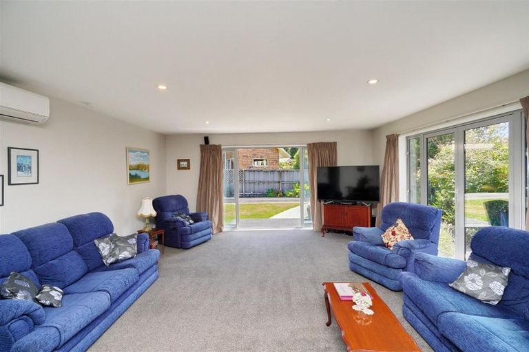 Photo of property in 8a Roscoe Street, Saint Martins, Christchurch, 8022