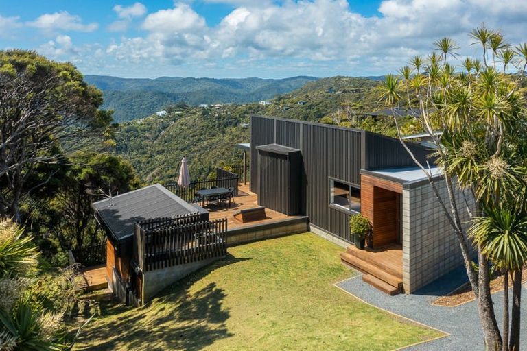 Photo of property in 23 Log Race Road, Piha, 0772