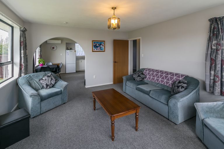 Photo of property in 83 Arcon Drive, Broomfield, Christchurch, 8042