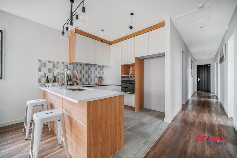 Photo of property in 32 Hari Road, Karaka, 2113