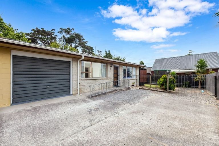 Photo of property in 2/201 Henderson Valley Road, Henderson, Auckland, 0612