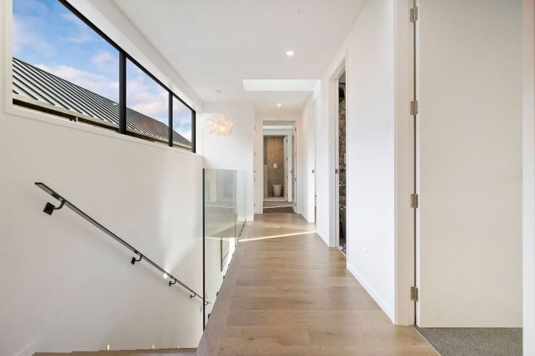 Photo of property in 10 Soudley Court, Jacks Point, Queenstown, 9371