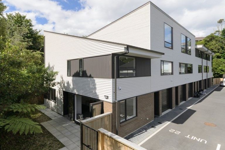 Photo of property in 18/8u Thatcher Crescent, Crofton Downs, Wellington, 6035
