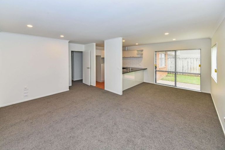Photo of property in 2/35 Avis Avenue, Papatoetoe, Auckland, 2025