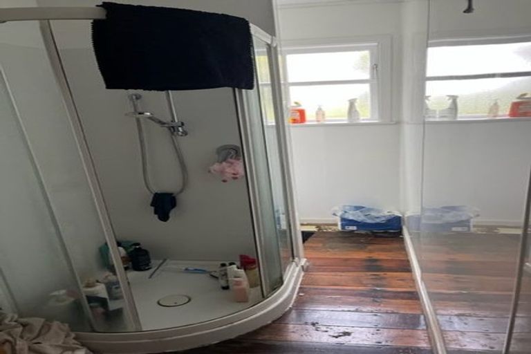 Photo of property in 60 Mortimer Terrace, Brooklyn, Wellington, 6021