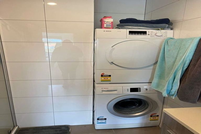 Photo of property in Apollo Apartments, 201/46 Rosedale Road, Rosedale, Auckland, 0632