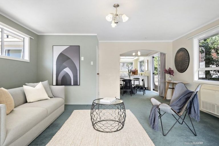 Photo of property in 6 Linwood Way, Island Bay, Wellington, 6023
