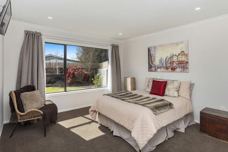 Photo of property in 10 Westerleigh Street, Bishopdale, Christchurch, 8053