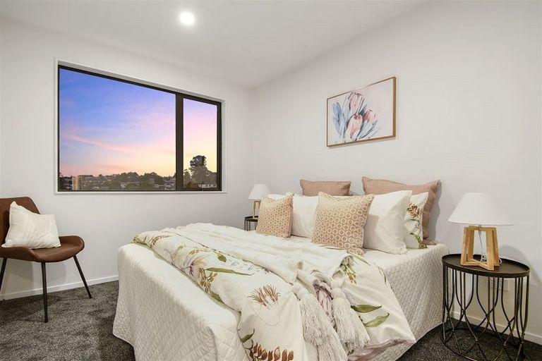 Photo of property in 2/6 Kereru Street, Henderson, Auckland, 0612