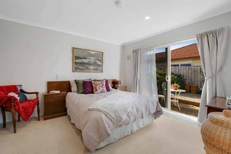 Photo of property in 25 Chesterfield Way, Orewa, 0931