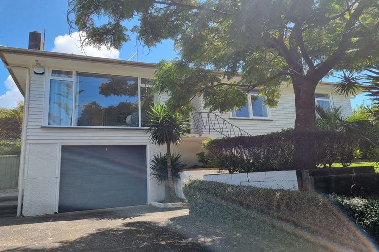 Photo of property in 2/16 Hogans Road, Glenfield, Auckland, 0629