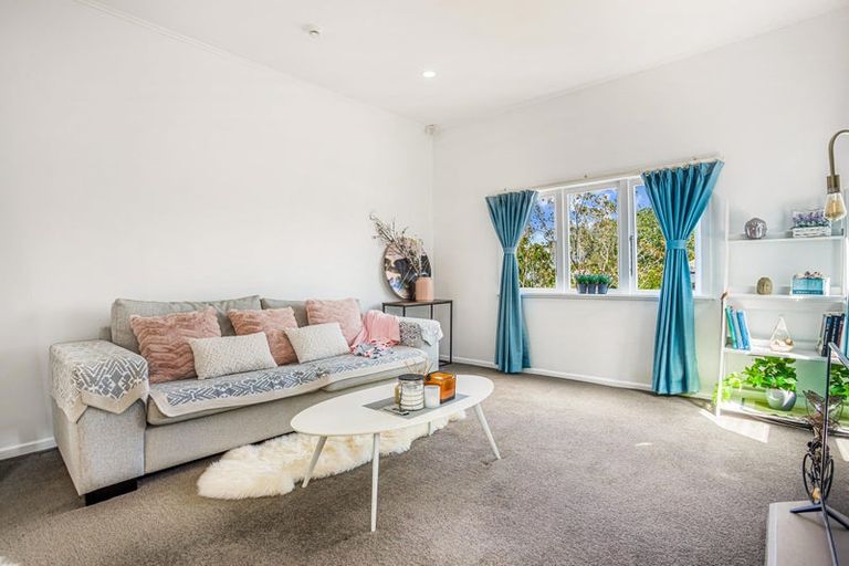 Photo of property in 1/8 Millbrook Road, Henderson, Auckland, 0612
