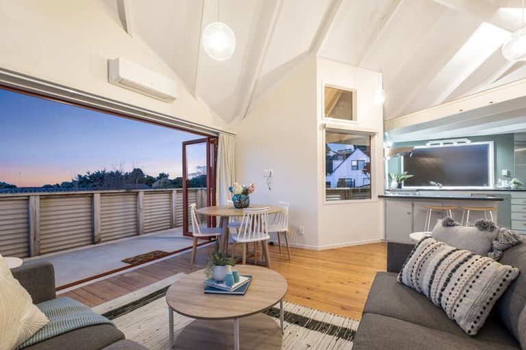 Photo of property in 11 Puketai Place, Pukerua Bay, 5026