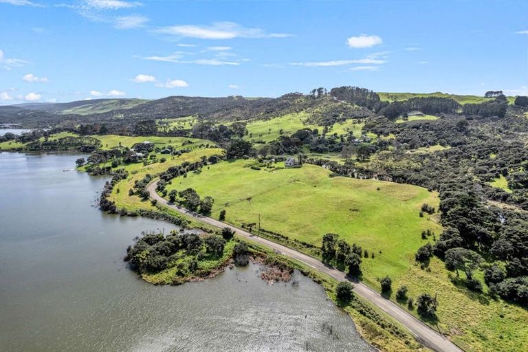 Photo of property in 487 Wilson Road, South Head, Helensville, 0874