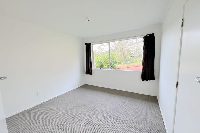 Photo of property in 5 Kilcar Place, Massey, Auckland, 0614