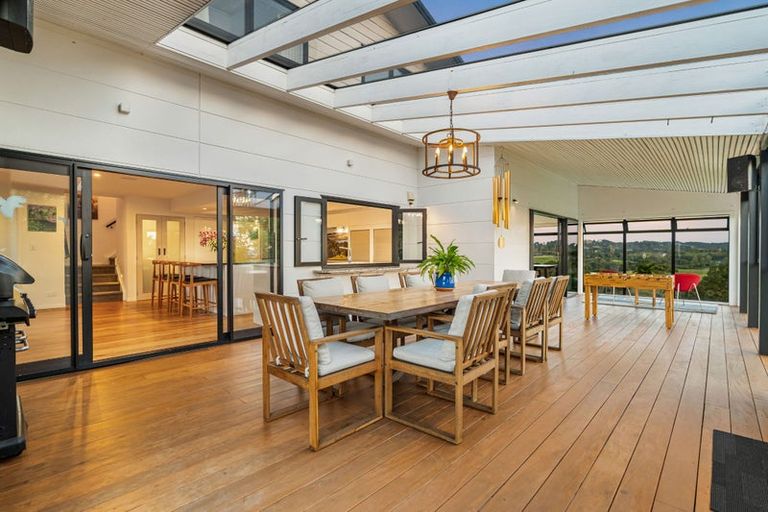 Photo of property in 143 Whangaparaoa Road, Red Beach, 0932