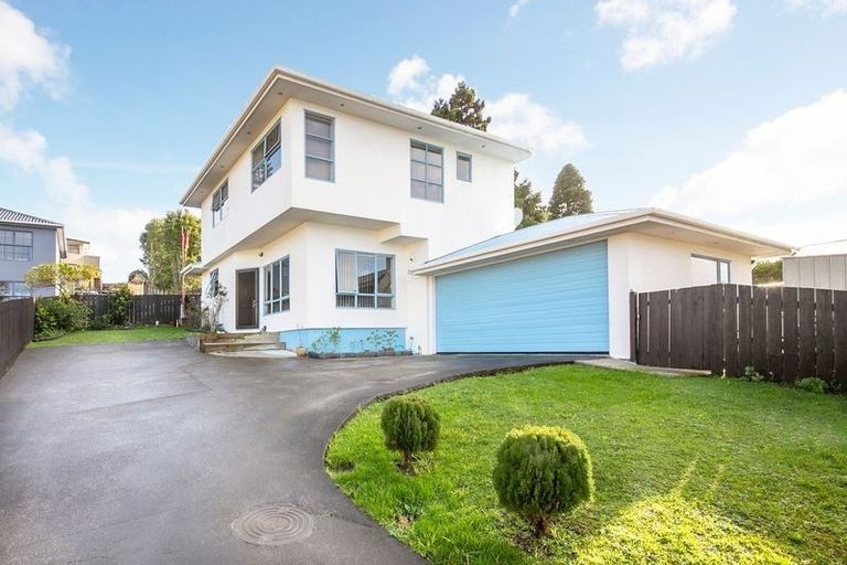 Photo of property in 2/30 Mountain Road, Mangere Bridge, Auckland, 2022