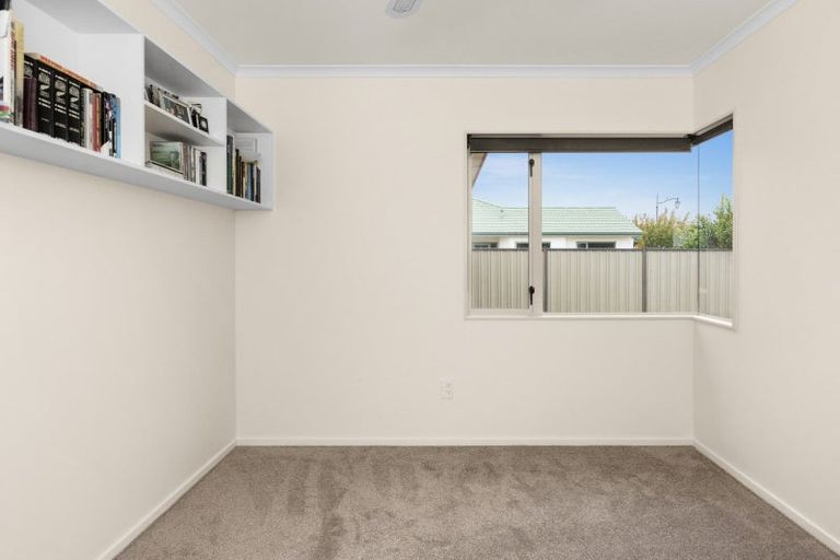 Photo of property in 13 Flemington Place, Taradale, Napier, 4112