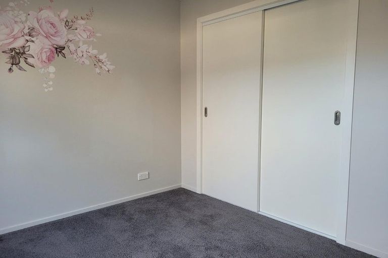 Photo of property in 2 James Kidd Place, Greytown, 5712