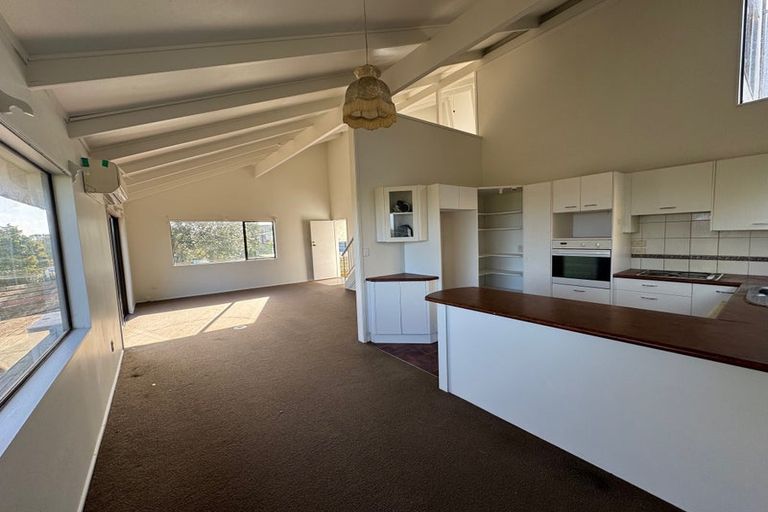 Photo of property in 18 Pemberton Avenue, Bayview, Auckland, 0629