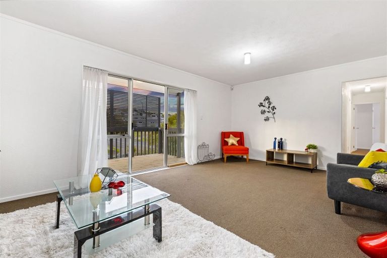 Photo of property in 24 Garton Drive, Massey, Auckland, 0614