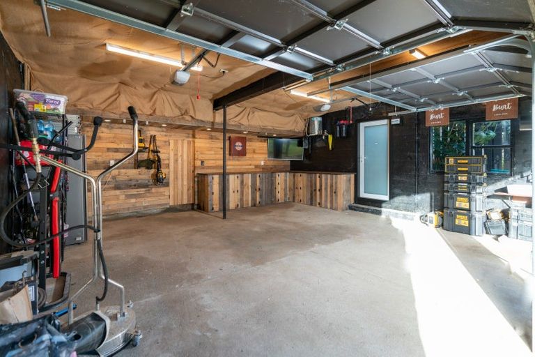 Photo of property in 24 Mahoe Street, Tawa, Wellington, 5028