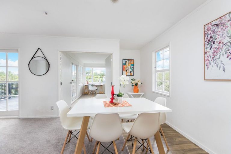 Photo of property in 28 Tamahere Drive, Glenfield, Auckland, 0629