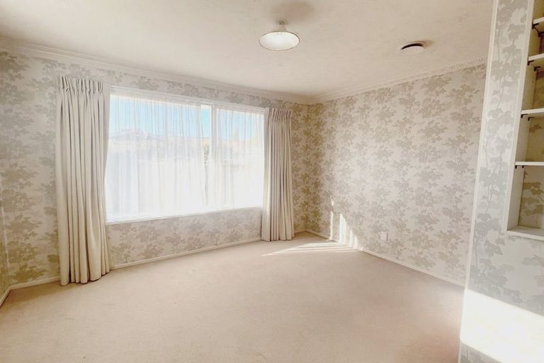 Photo of property in 50 Glenharrow Avenue, Avonhead, Christchurch, 8042