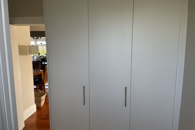 Photo of property in 1/46 Old Lake Road, Narrow Neck, Auckland, 0624