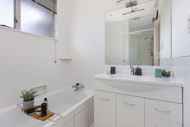 Photo of property in 45 Hicks Close, Whitby, Porirua, 5024