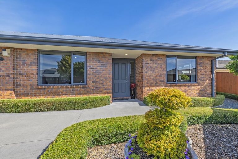 Photo of property in 16 Globe Bay Drive, Templeton, Christchurch, 8042