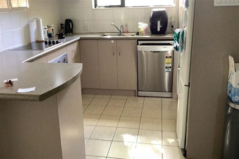 Photo of property in 185 Keri Vista Rise, Papakura, 2110