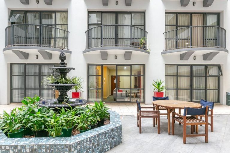 Photo of property in Atrium Towers, 1h/154 The Terrace, Wellington Central, Wellington, 6011