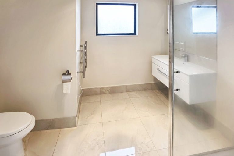 Photo of property in 19 Wye Oak Drive, Schnapper Rock, Auckland, 0632