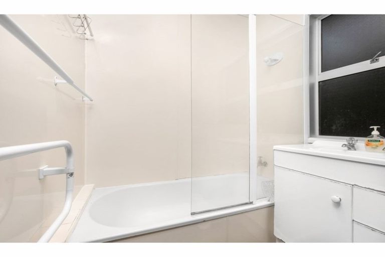 Photo of property in 12 Kauri Road, Stanmore Bay, Whangaparaoa, 0932