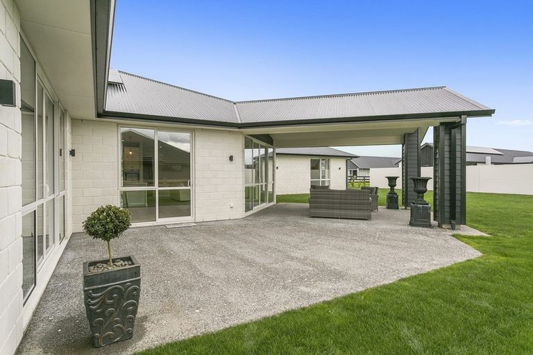 Photo of property in 129 Saint Kilda Road, Cambridge, 3434