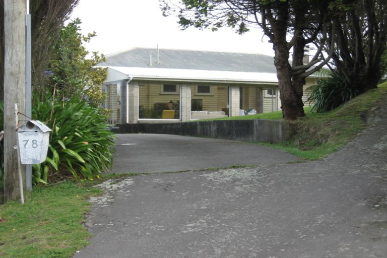 Photo of property in 78 Ruskin Road, Newlands, Wellington, 6037