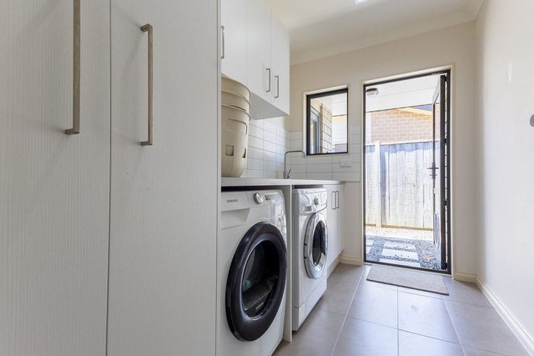 Photo of property in 4 Pateke Way, Paraparaumu Beach, Paraparaumu, 5032