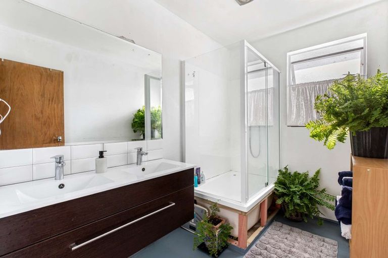 Photo of property in 70 Helena Street, Massey, Auckland, 0614